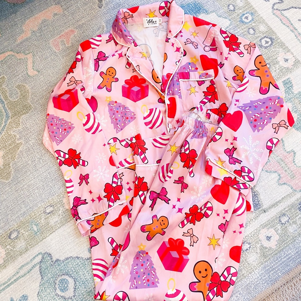 Lola and the boys girls Christmas Pjs Size: 10
